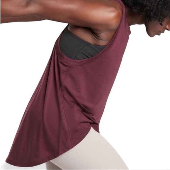 •Athleta Essence Relaxed High Low Tank• - Picture 2 of 4